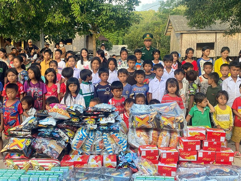 Anh Minh cùng gia đình hạnh phúc sau chiến thắng New88