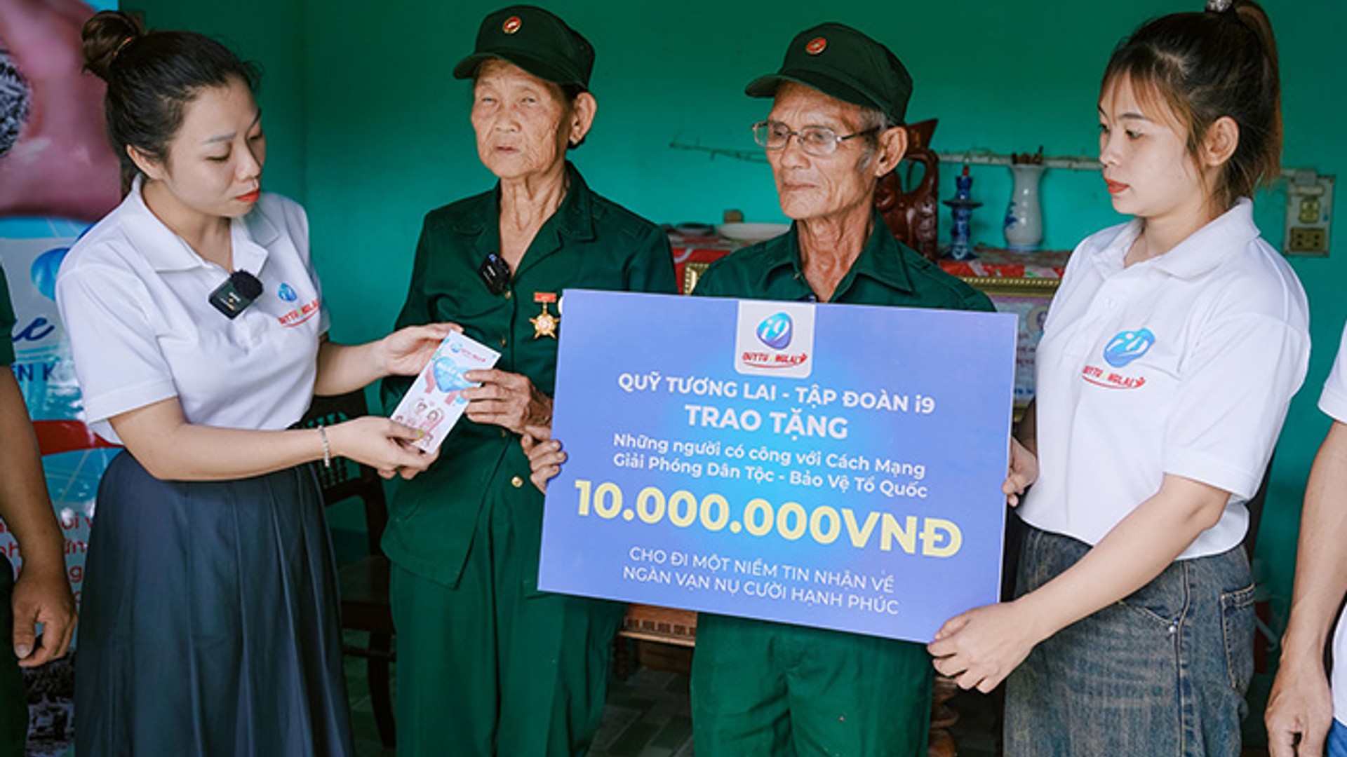 Hình ảnh hỗ trợ khách hàng Nổ Hũ New88