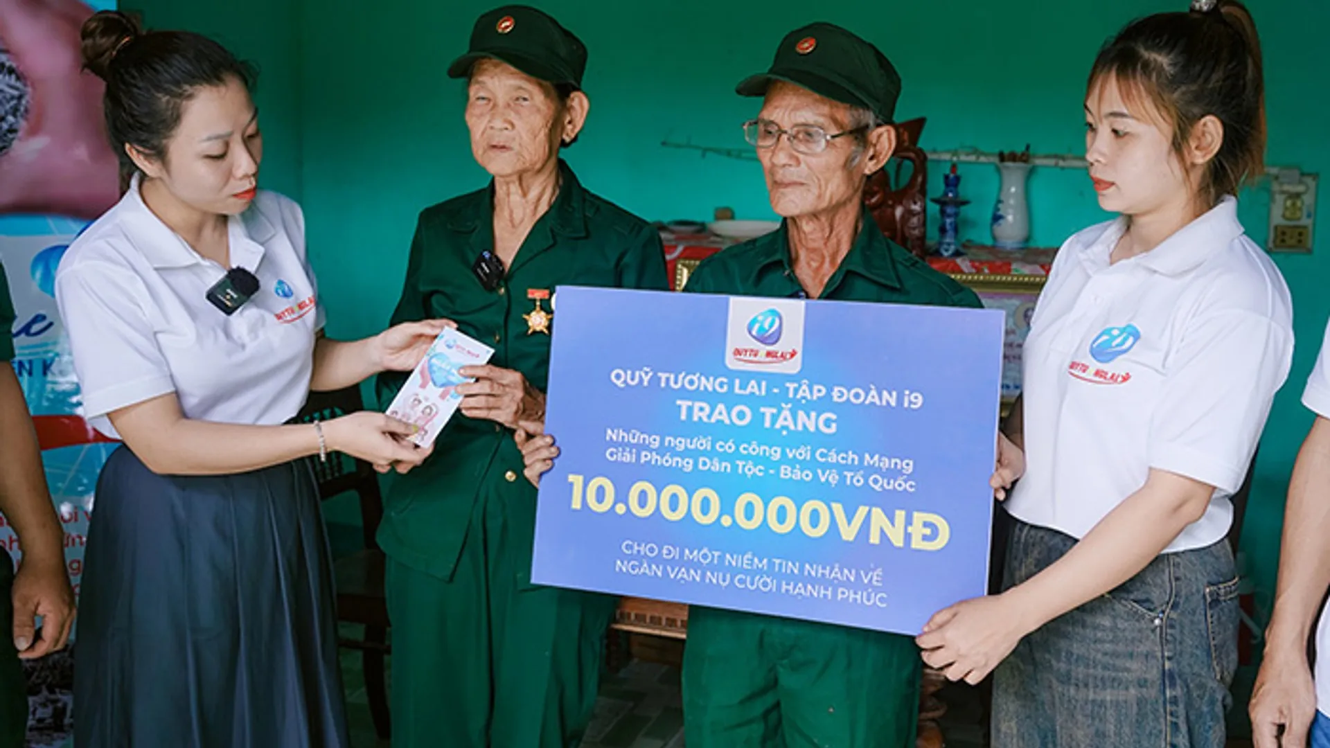 Hình ảnh hỗ trợ khách hàng Nổ Hũ New88